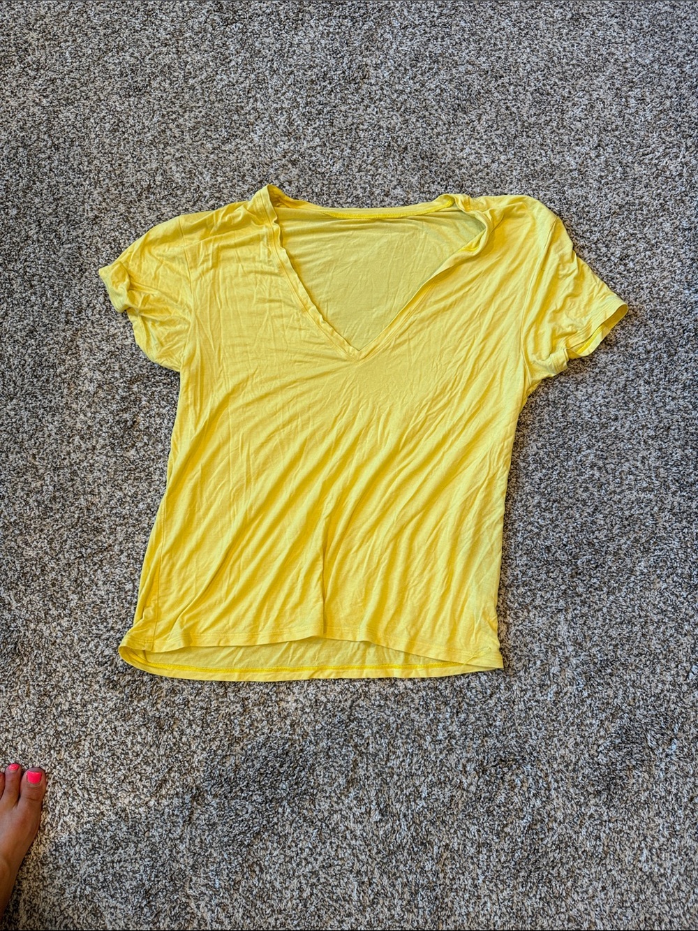 BuffBunny Yellow V-Neck Short Sleeve Tee Pump Cover